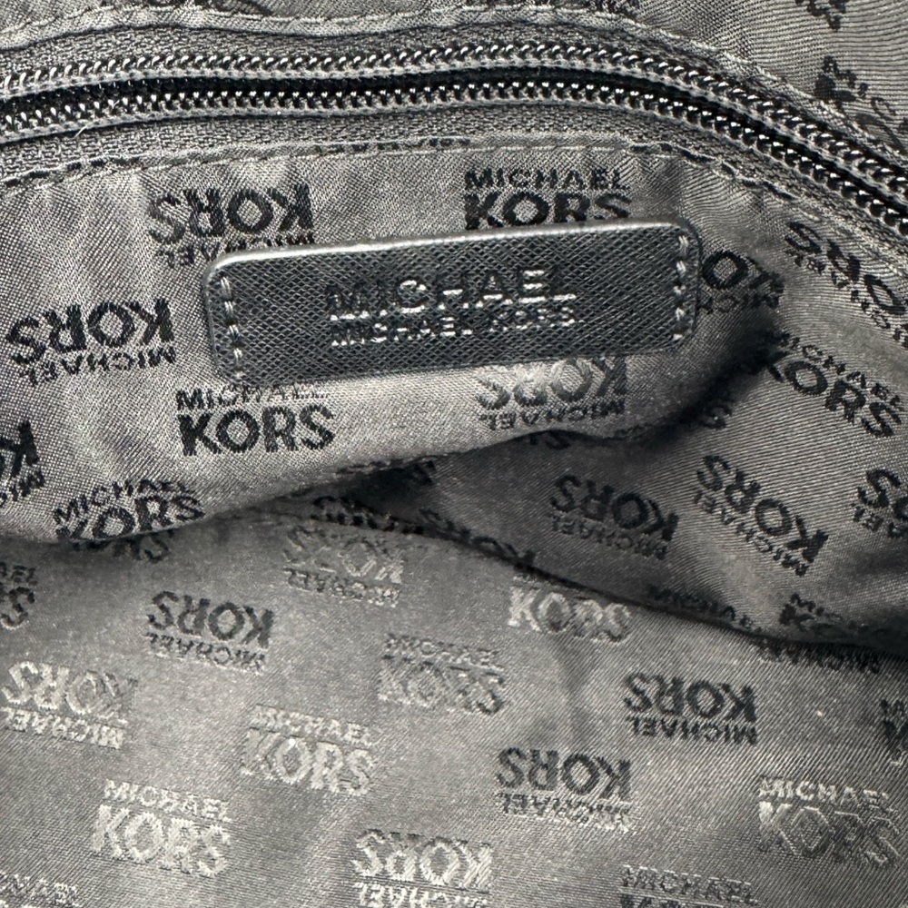 Michael Kors Black Saffiano Leather Cindy LG Dome Crossbody Bag Style: 38S8XCP3L - Picture 5 of 7